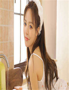 《小小姑娘-精品丰满人妻无套内射》