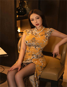 《亚洲 欧美 中文 在线 视频-穿着暴露以勾引班长论处》