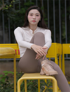 《荒野女婿电影免费观看高清-乱H伦妺好紧H》